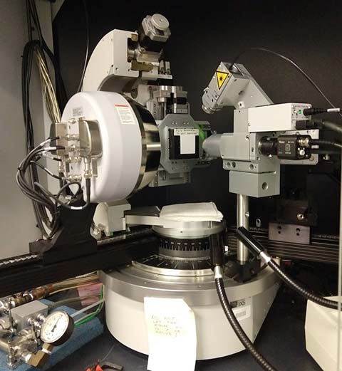 Photo of Bruker D8 Discover XRD instrument